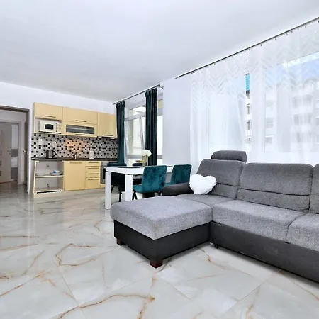 Emerald Marble Serenity 公寓 *