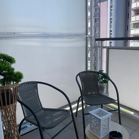 Emerald Marble Serenity 公寓