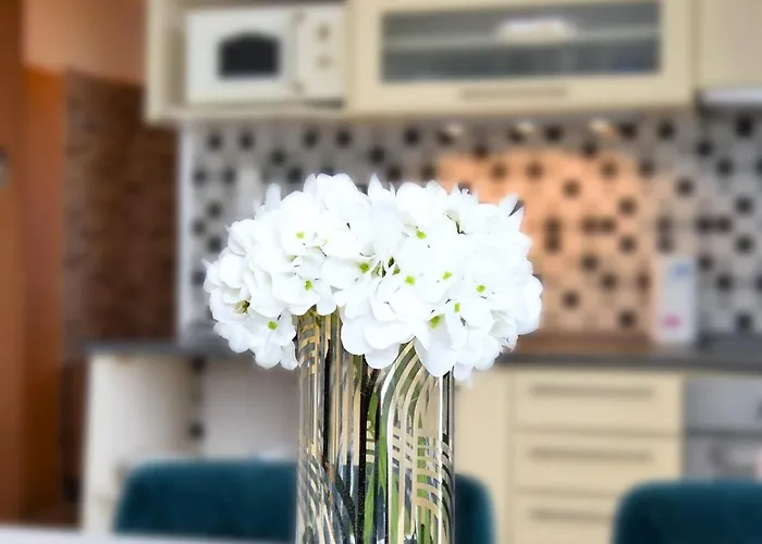 Emerald Marble Serenity *